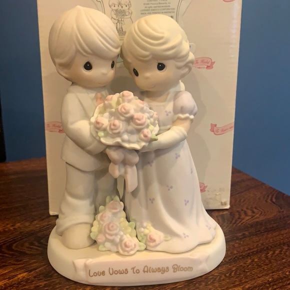 Precious Moments Love Vows To Always Bloom 129097